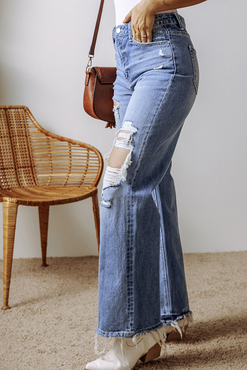 Distressed Straight Leg Jeans